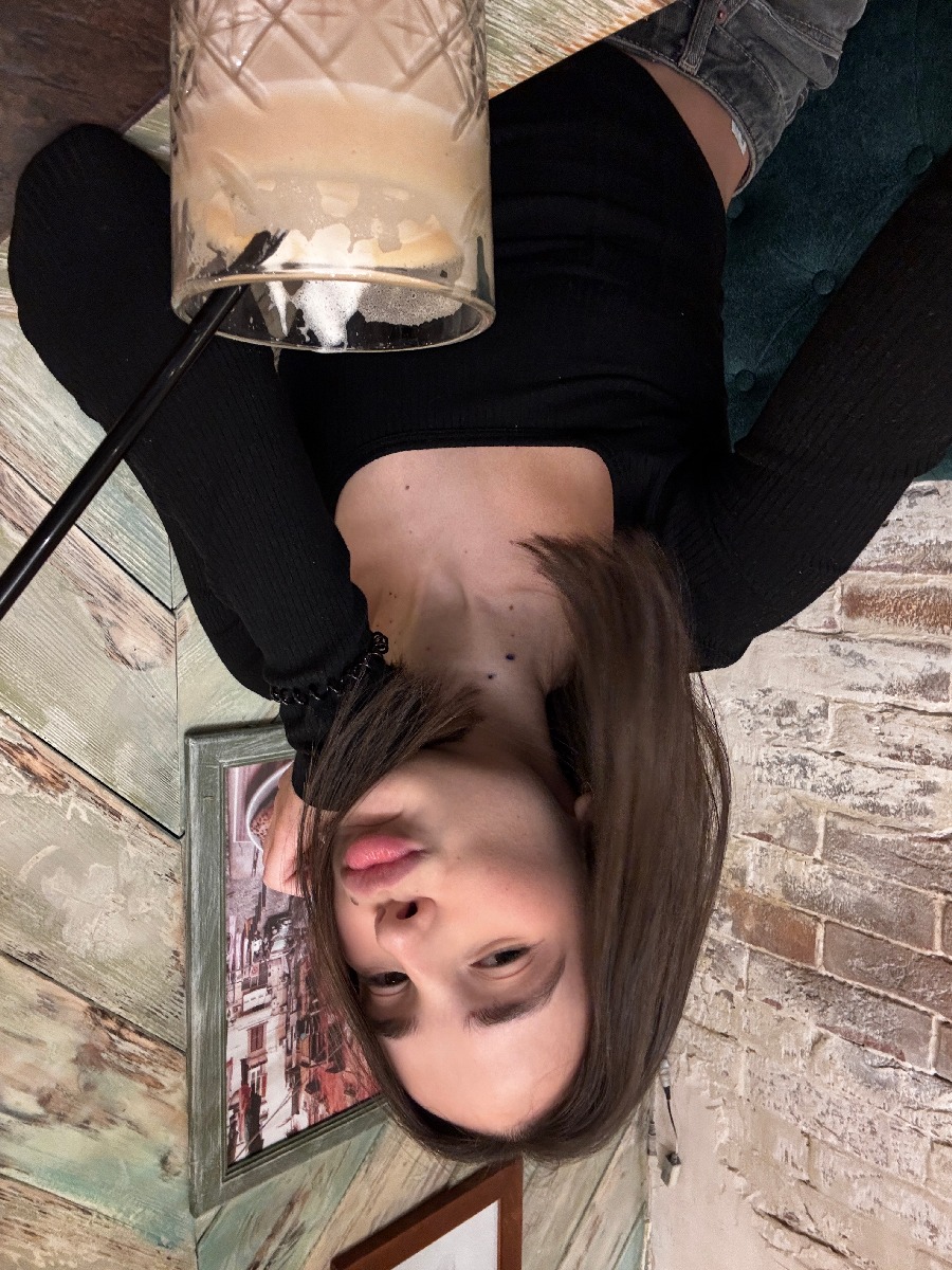 Fresh photos, fresh mood — Tina online in Kabul